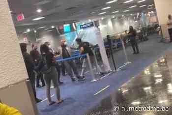 WTF. Veteraan gaat compleet door het lint op luchthaven en valt personeel aan (video) - Metro België