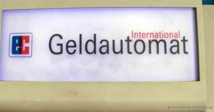 Mann bricht Geldautomaten auf und gelangt zum Tresor