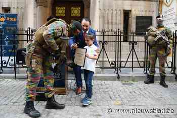 Joodse organisaties bedanken militairen voor beveiliging in Antwerpse diamantwijk