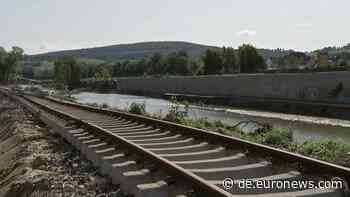 Juli-Hochwasser: Bahn zwischen Bonn und Euskirchen fährt wieder - Euronews