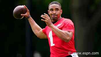 Competition over: Eagles name Hurts starter
