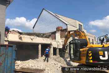 Laatste gebouw bakkerij Van Heuckelom verdwijnt uit straatbe... (Kasterlee) - Het Nieuwsblad