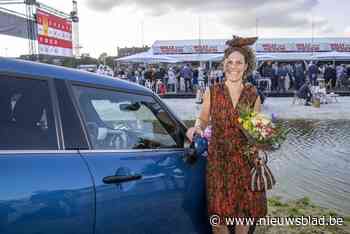 Ilse wint auto met zelfgemaakte hoed: “50 uren aan gewerkt”