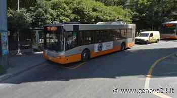 Autobus Amt fermo per un’ora a causa di una lite per la mascherina: tre denunciati - Genova24.it