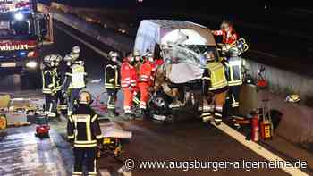 Unfall mit Kleinlaster auf der A8 bringt den Berufsverkehr durcheinander