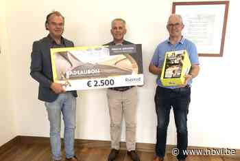 Guido wint cheque van 2.500 euro van middenstandactie (Riemst) - Het Belang van Limburg Mobile - Het Belang van Limburg