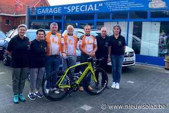 Kranige tachtiger fietst met twee kompanen 1.240 kilometer naar Lourdes: opbrengst gaat naar goed doel