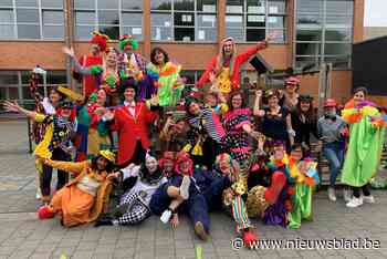 Leerlingen De Kei wanen zich in circus