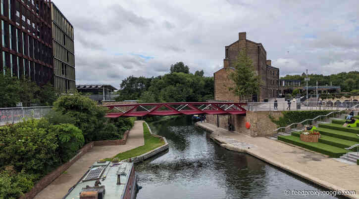Esperance Bridge opens at King’s Cross’s Coal Drops Yard