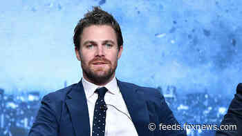 Stephen Amell cops to ‘shameful’ behavior in flight incident with wife