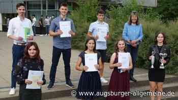 Wirtschaftsschule Senden verabschiedet und würdigt diesjährige Absolventen - Augsburger Allgemeine