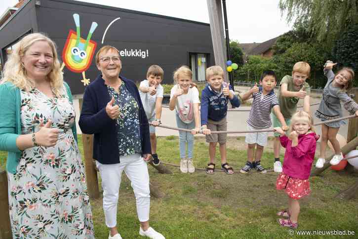 Kinderen De Regenboog leren nieuwe directeur kennen