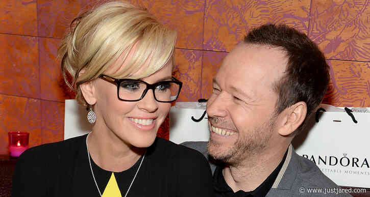Jenny McCarthy & Donnie Wahlberg Renew Their Wedding Vows on 7th Wedding Anniversary