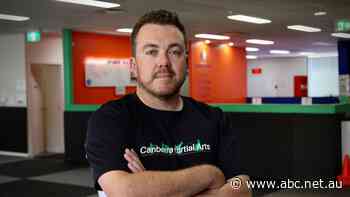 Canberra hairdresser says COVID payments forcing sole traders to choose between saving business or home