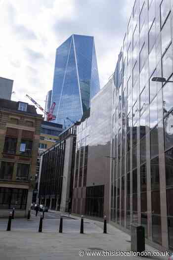 Fight to save Bevis Marks synagogue from skyscrapers' shadow