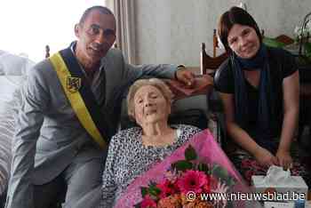 Rosa Leemans is honderd en moest vroeger altijd op haar verjaardag terug naar school