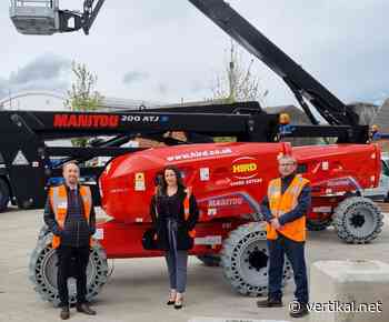 First Manitou 'E' booms for Hird - Vertikal.net
