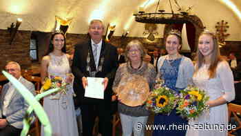 Für sozialen Zusammenhalt eingetreten: Cochemer Wappenteller geht an Elke Heiß - Rhein-Zeitung