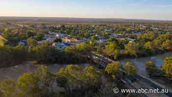 Telstra to 'pause billing', install mobile cells to help Wilcannia connect in outbreak