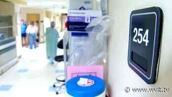 Emergency services posts Roane Medical at max capacity, later deletes post - WVLT.TV