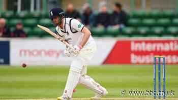 County Championship: England's Dom Sibley hits 57 as Warwickshire draw with Lancashire