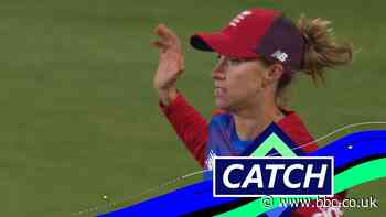 England v New Zealand T20: Tash Farrant's tumbling catch dismisses Maddy Green