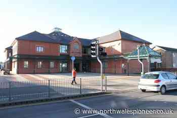 Suspended jail term for gardener who walked along Rhyl street with knife - North Wales Pioneer