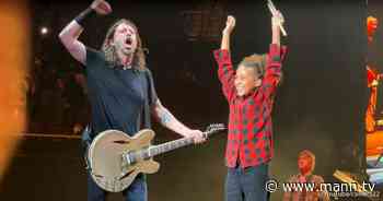 Foo Fighters: 11-jähriges Schlagzeug-Talent rockt Everlong - MANN.TV