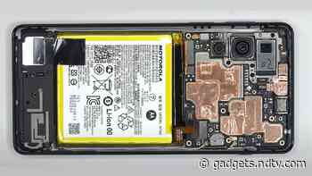 Motorola Edge 20 Pro Teardown Video Shows Difficulty in Replacing Battery and Display