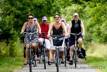 Gratis fietsevenement voor cultuurliefhebbers: traptheater entertaint met straattheater