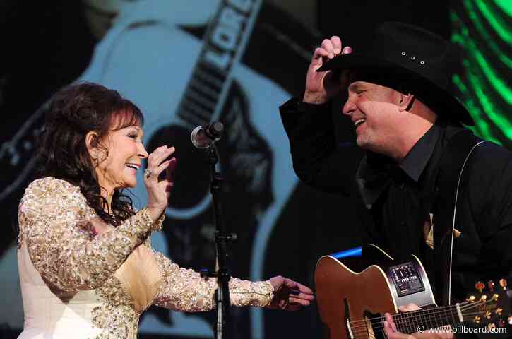 Garth Brooks, Luke Bryan & More to Join Loretta Lynn for Tennessee Flood Relief Concert