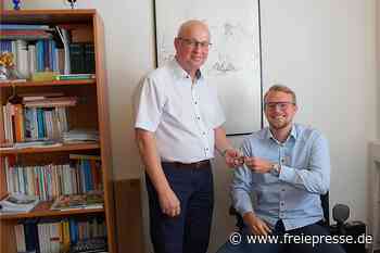 Reichenbach: Schulleiter gibt Schlüssel an Nachfolger weiter - Freie Presse