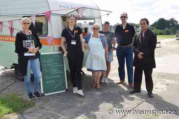 Buurtbar brengt mensen samen voor een gezellige babbel - Het Nieuwsblad