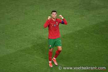 Hij is er eindelijk: Cristiano Ronaldo landt in Manchester