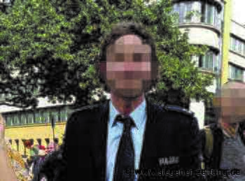 Dienstverbot (2. Update): Polizist aus Siegen nimmt in Uniform an Querdenker-Demo teil - Siegen - Siegener Zeitung