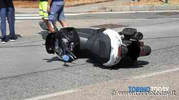 Incidente stradale a Orbassano. Scontro auto-scooter vicino al distributore di benzina: un uomo ferito - TorinoToday