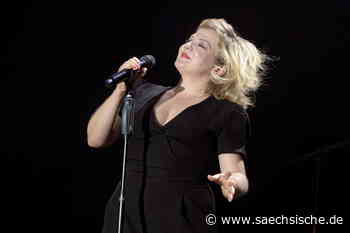 Annett Louisan macht beim Konzert in Dresden auf Partybiest - Sächsische.de