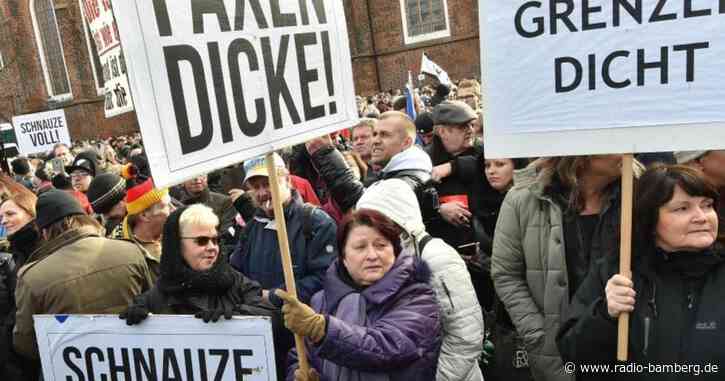 Deutsche sind bei Flüchtlingsaufnahme gespalten