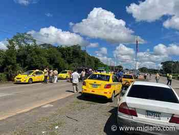 Se formó. Taxistas se embellacan en Los Santos. No los dejan recoger pasajeros en Chitré. Video - Mi Diario Panamá