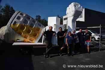 Dahlia's zijn geoogst, nieuwe tribunes staan klaar: zondag kan feesteditie bloemencorso eindelijk plaatsvinden - Het Nieuwsblad