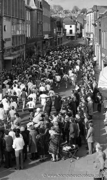 Pictures from Winchester Marathon in 1982 - Hampshire Chronicle