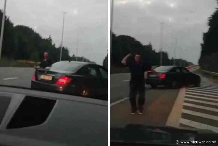Man die koppel klem reed en met staaf belaagde op E40 aangehouden voor poging doodslag: “Zelf geschrokken van de beelden”