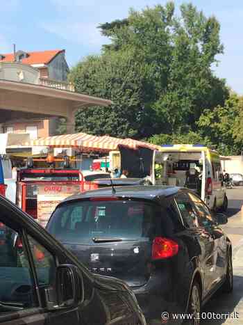 Chieri, Via San Francesco. Caos traffico per una ambulanza - CentoTorri