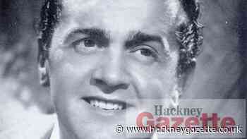 Jim Carter unveils blue plaque to whistler Ronnie Ronalde - Hackney Gazette