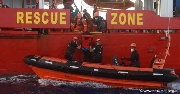 «Sea-Eye 4» darf mit Bootsmigranten in Sizilien anlegen