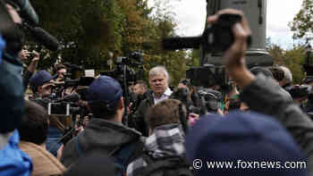 Russians rally against government pressure on independent media