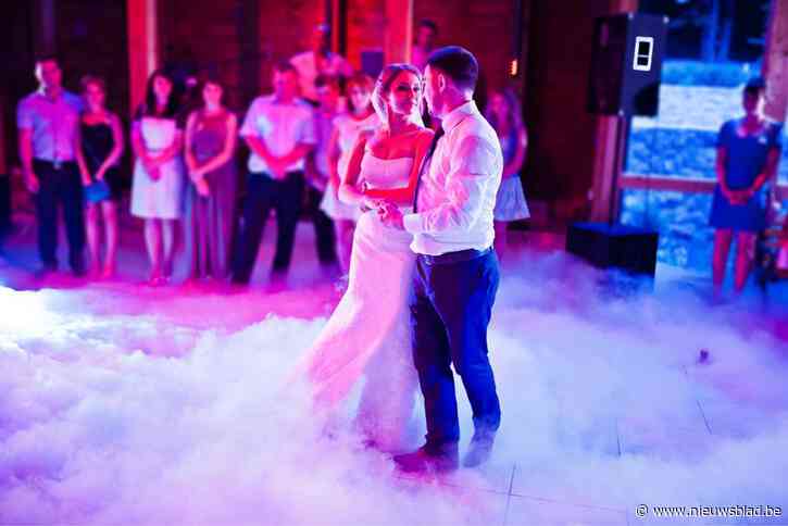 Hun regels zijn strenger, dus Nederlanders proberen bij ons trouwfeest te geven: “We kunnen hen er niet tussen nemen”