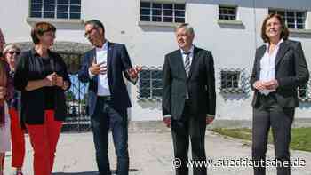 Stippvisite in Dachau - Süddeutsche Zeitung