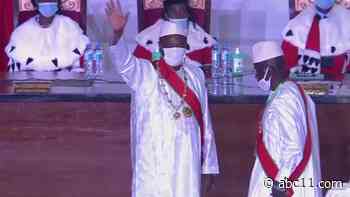 Soldiers in West Africa detain Guinea's president, dissolve government in apparent coup