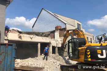 Laatste gebouw bakkerij Van Heuckelom verdwijnt uit straatbe... (Kasterlee) - Gazet van Antwerpen Mobile - Gazet van Antwerpen